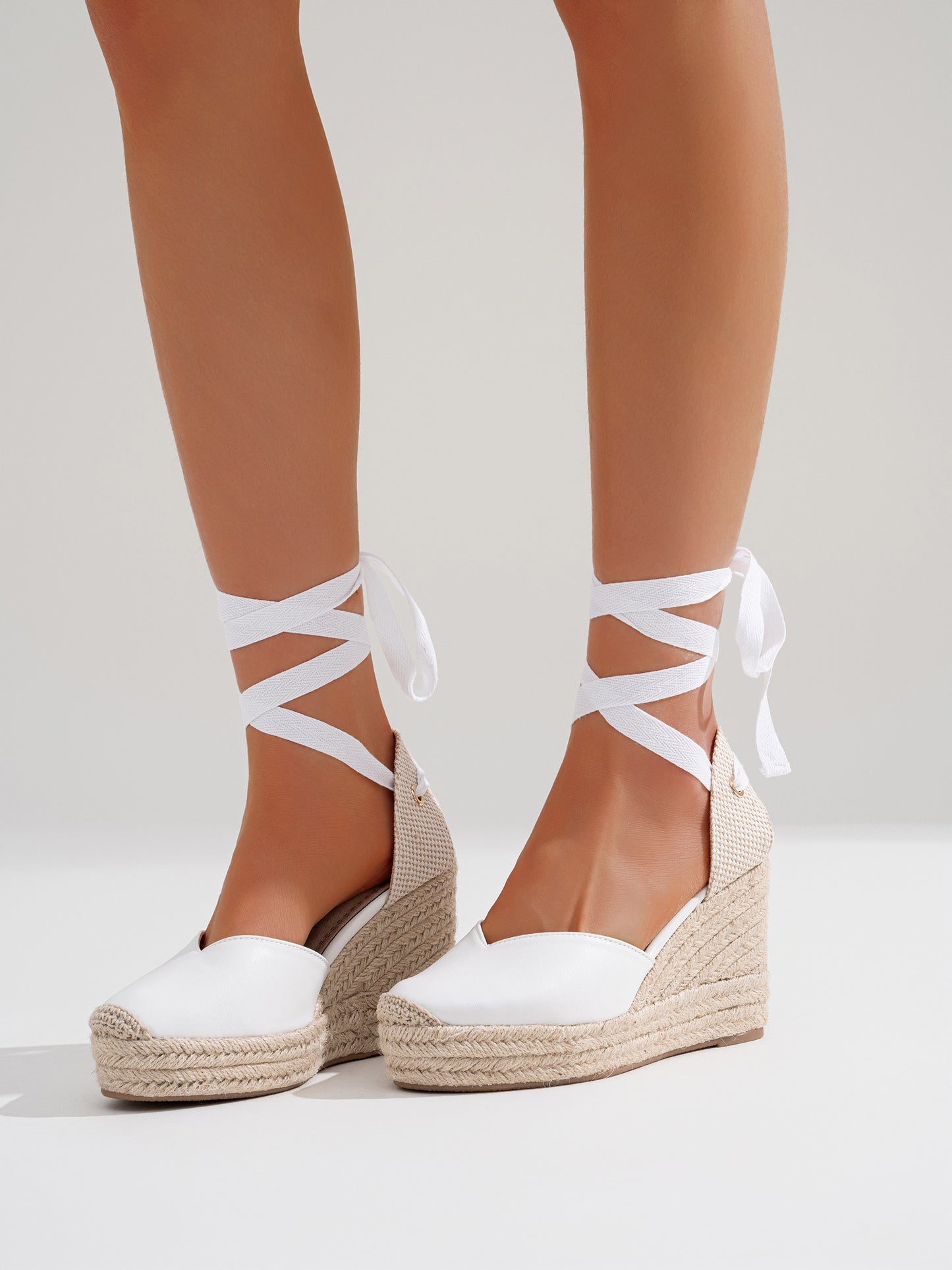 CD-19 WHITE